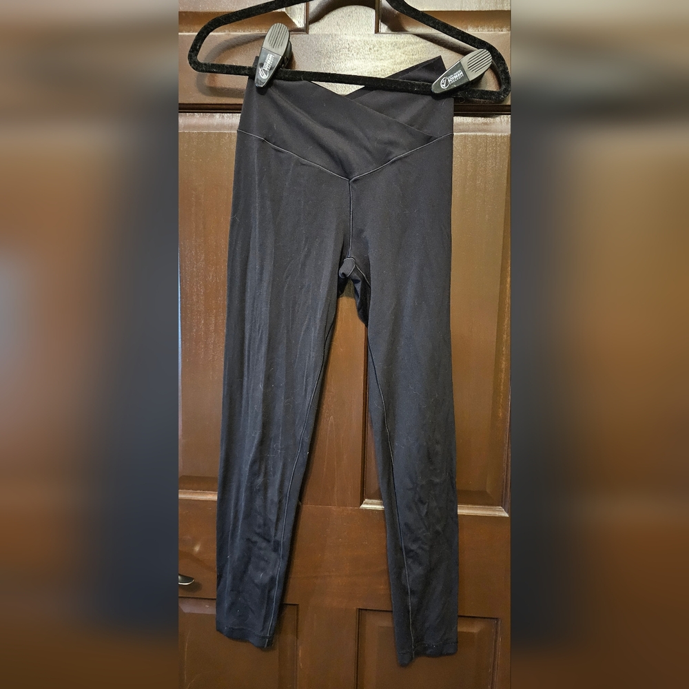 Offline by Aerie, M, high rise double crossover legging, black